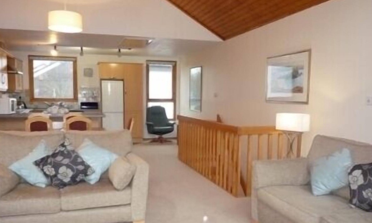 Keswick Cabin | 16 KESWICK BRIDGE, family friendly, with a garden in Keswick