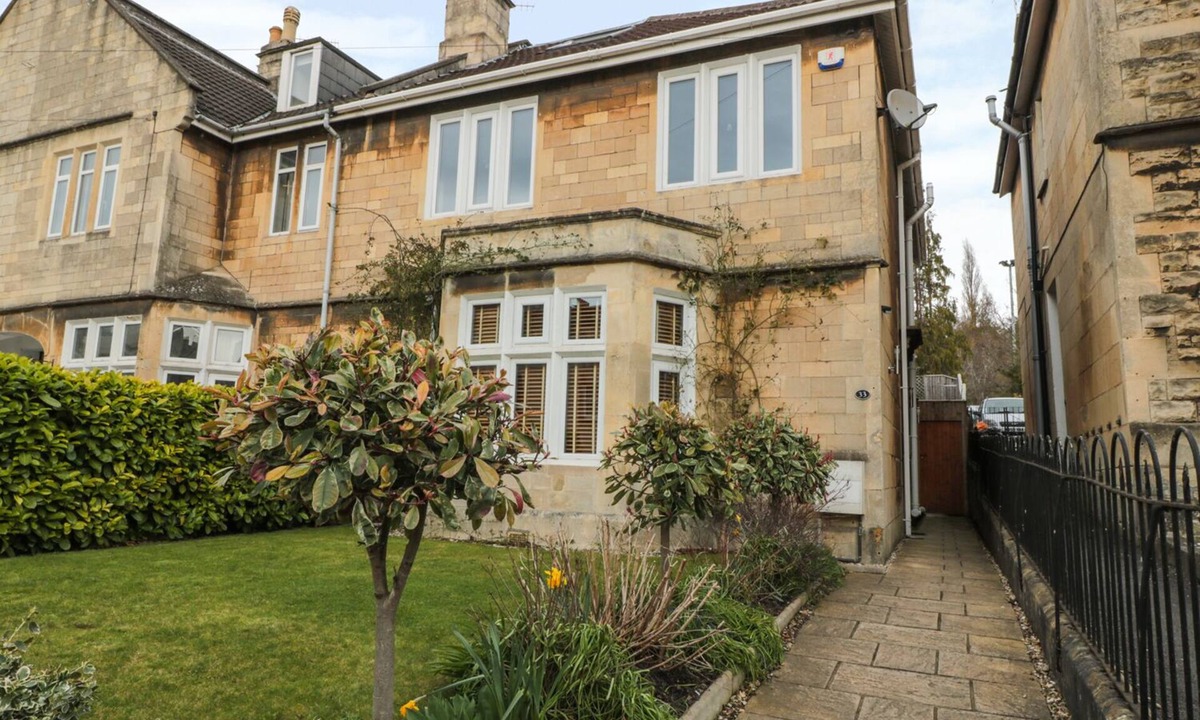 Bath Cottage | 33 CRESCENT GARDENS, family friendly, luxury holiday cottage in Bath