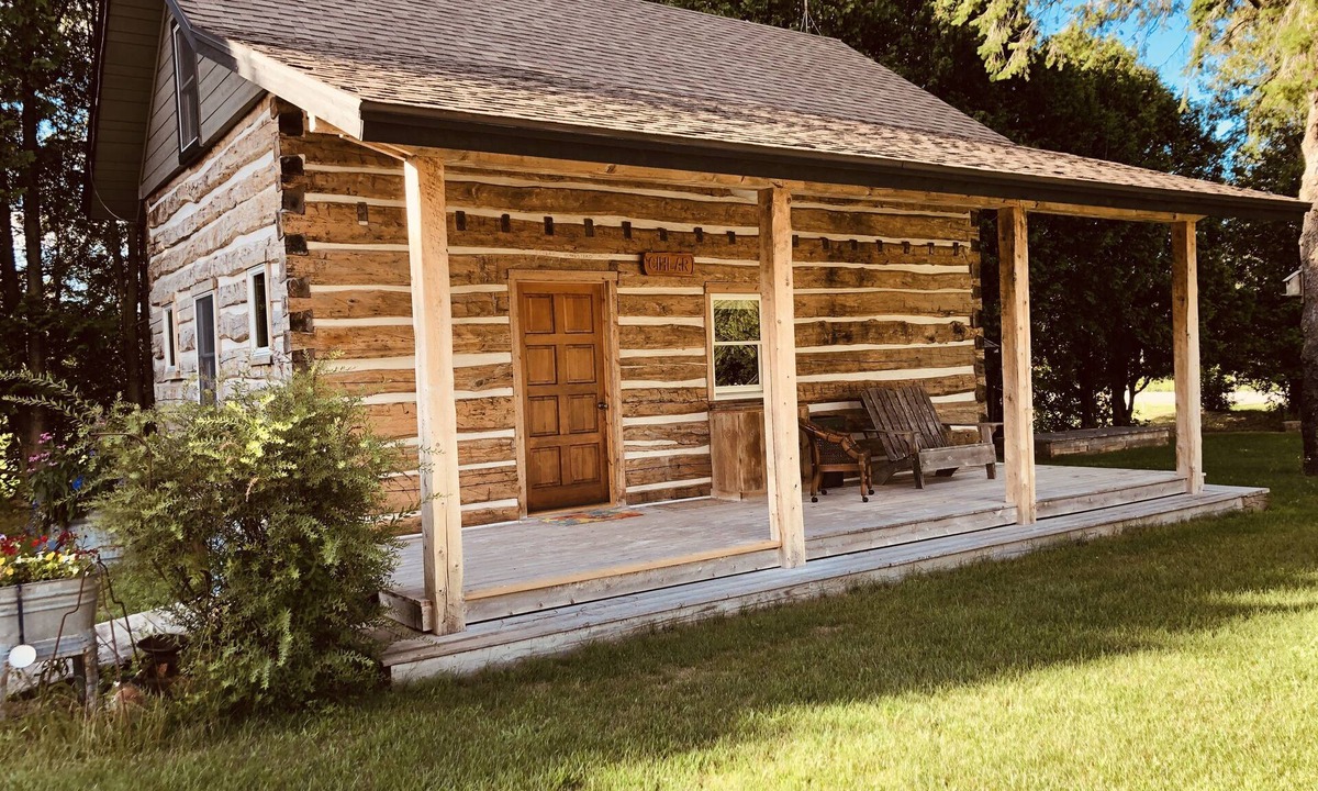 Sturgeon Bay House | Authentic 1882 Hand Hewn Log Home