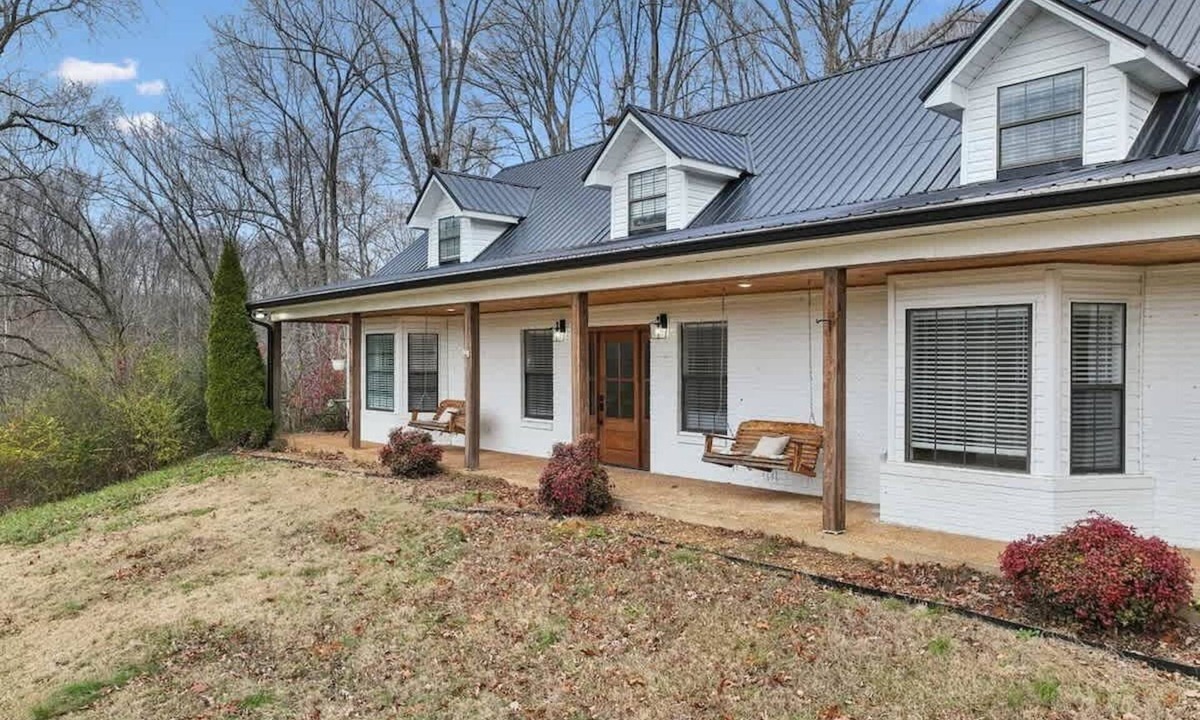 Lawrenceburg House | Fox Haven Retreat-Modern Cabin- Acres of priv land