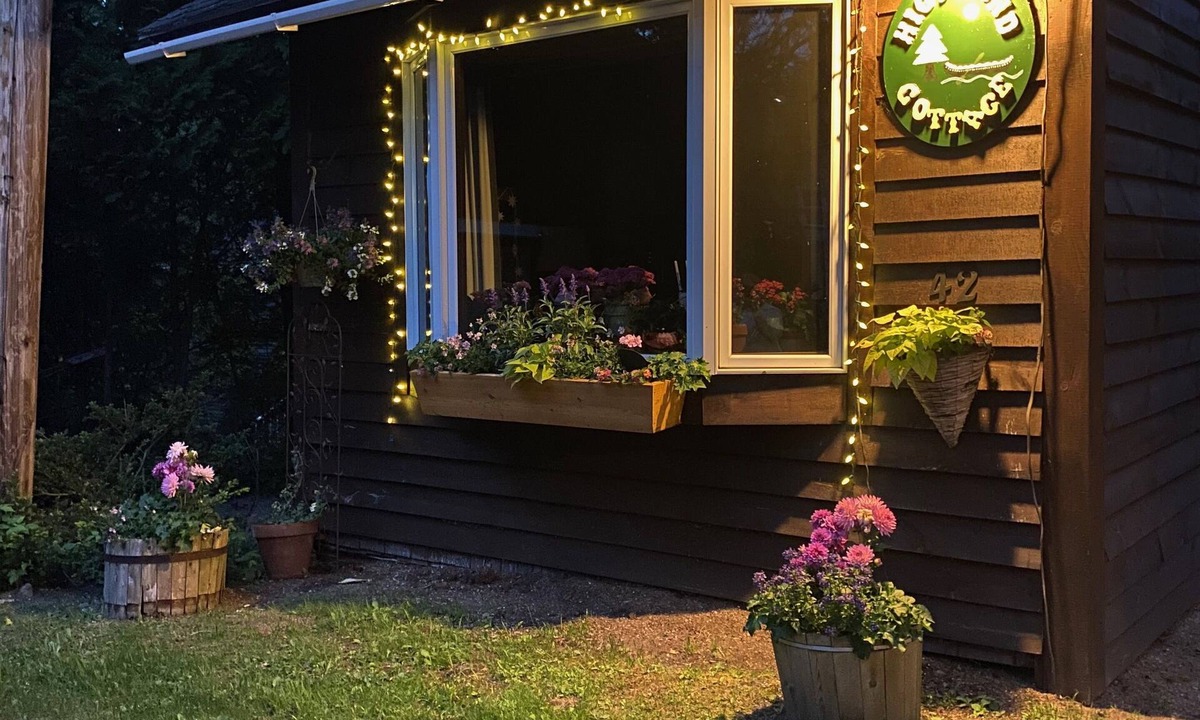 Hillcrest Cottage | Highland Cottage Super Cute-Close to Everything in Lake Placid