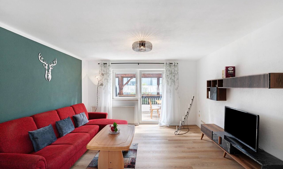 Munchen District Apartment | Holiday Apartment 'Zum Hirschen' with Private Terrace and Wi-Fi