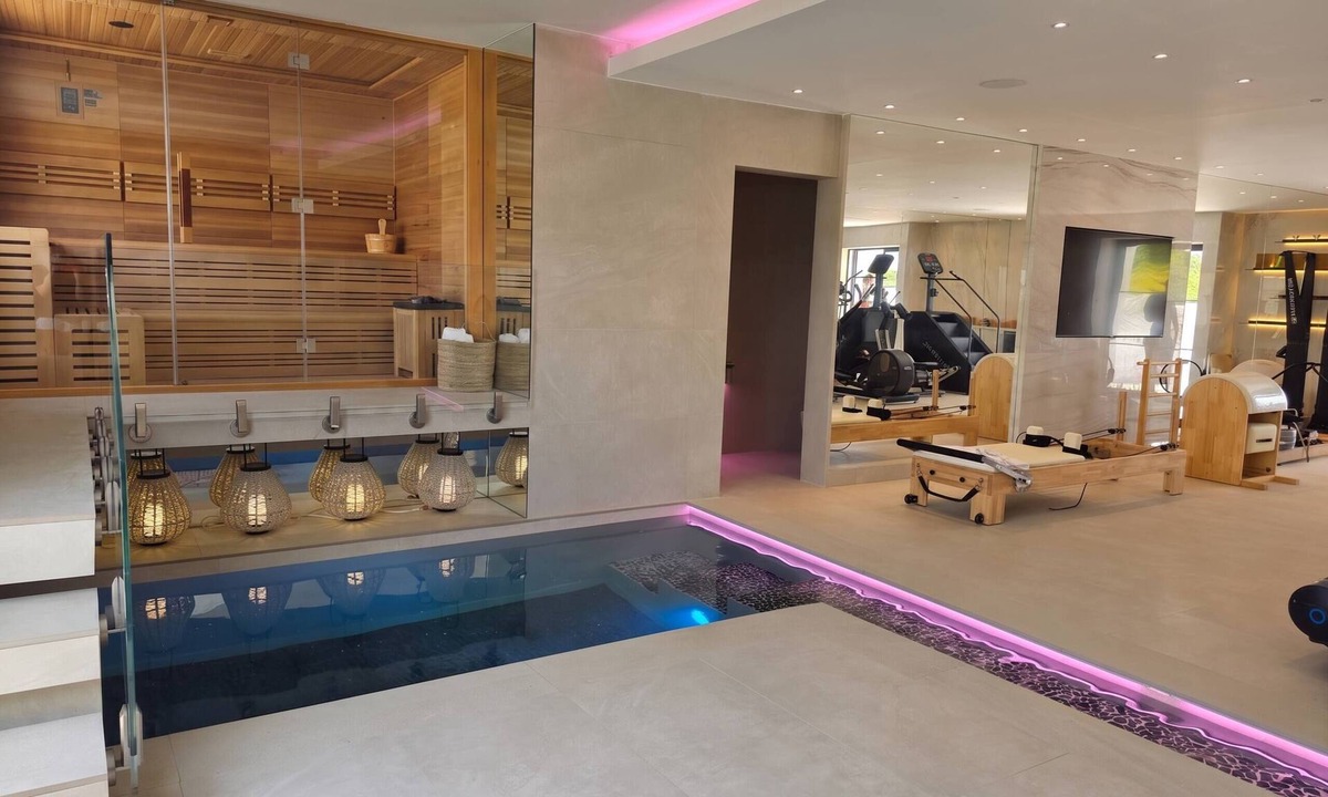 West End Village House | Ocean View House With Own Private Gym Sauna, Plunge Pool, Cinema & Arcade Room