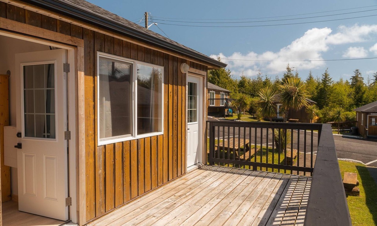 Ucluelet Cottage | Queen sleeper Studio suite in Ucluelet