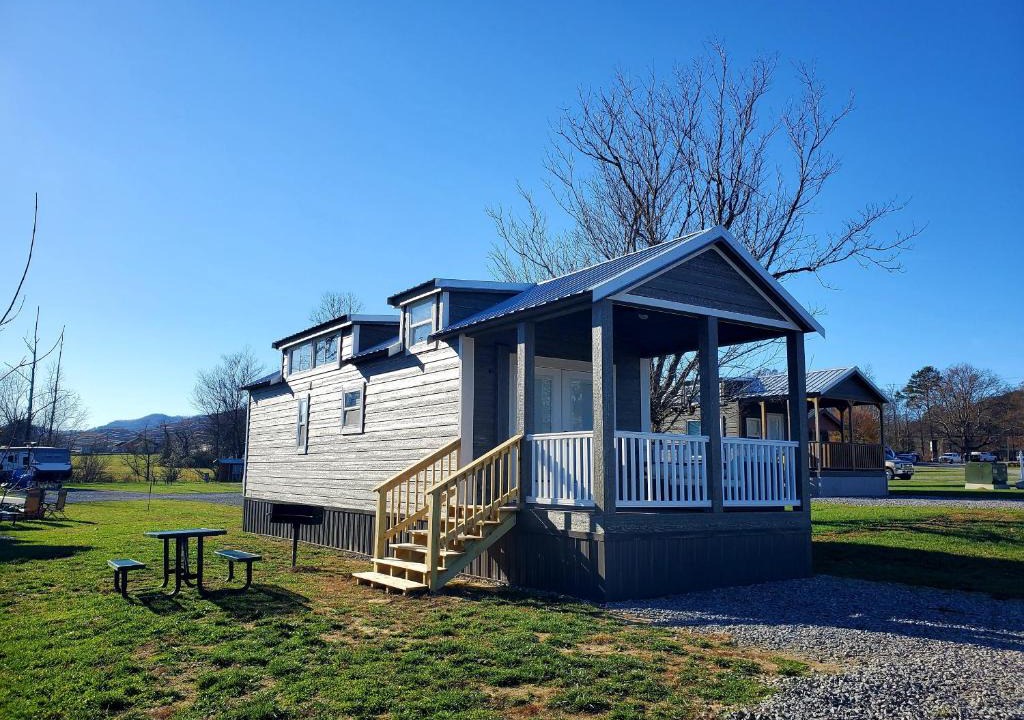 Sevierville House | Southern Comfort cottage