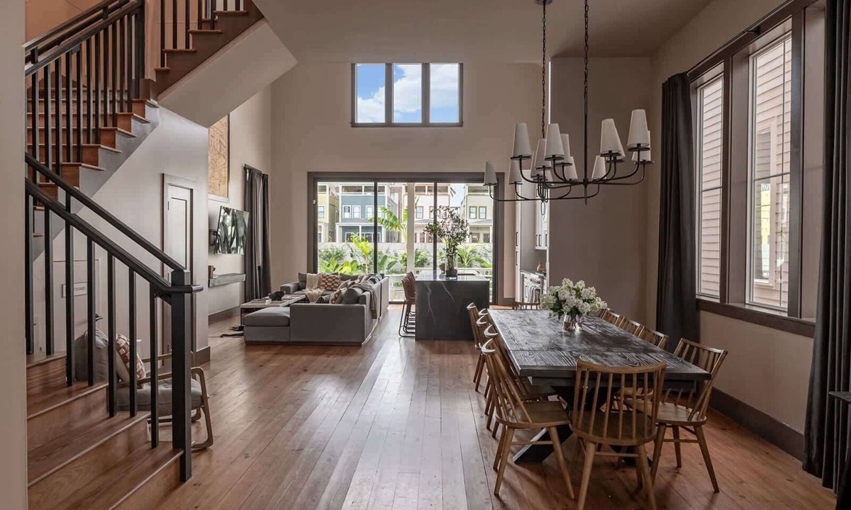 Faubourg Lafayette House | The 1300 | 4 Home Combo, 28 bedrooms | Heated Pool