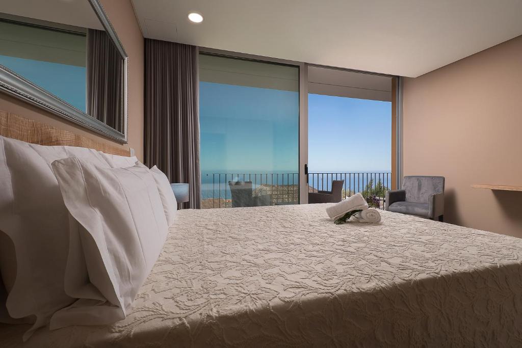 Arco da Calheta Villa | Villa da Silva - Heated Pool