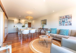 The Sands Apartment 19 - Onetangi Beach in Waiheke Island
