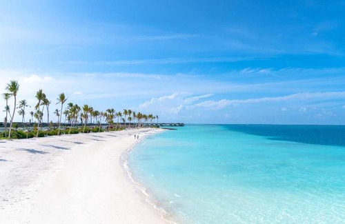 Kanifinolhu Island Resort | 300 m² Resort ∙ 6 guests