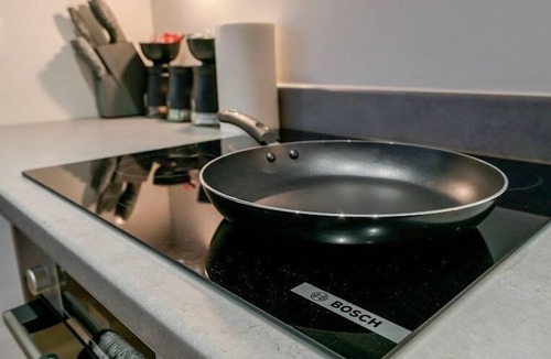 Old Trafford Apartment | 2-Bed | Old Trafford | Free Parking | Contractors