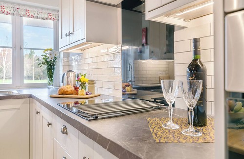 Lower Wick Cottage | 2 bedroom accommodation in Lower Wick, Dursley