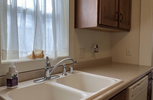 Baraboo House | 3 Bed, 2 Bath Cozy Home Across from Zoo in the heart of Baraboo.