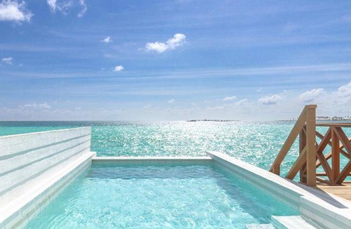 Kanifinolhu Island Resort | 300 m² Resort ∙ 6 guests