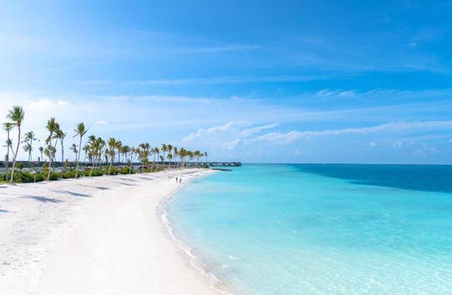 Kanifinolhu Island Resort | 300 m² Resort ∙ 6 guests