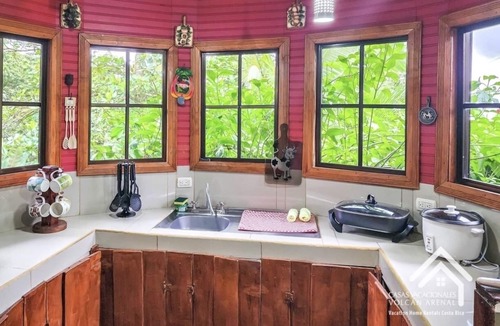 Chachagua House | Amalfi Forest House Near La Fortuna Hot Tub Wifi AC Observation Deck