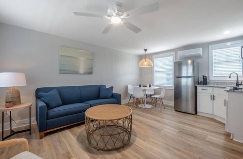 Yaupon Beach Hotel | Beach House OKI - King Suite in hotel on Oak Island, North Carolina