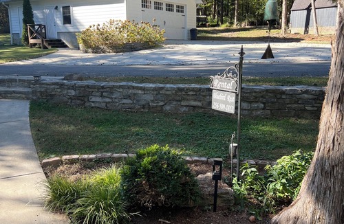Kelso Cottage | Bluebird Rest - Peaceful Lake Retreat