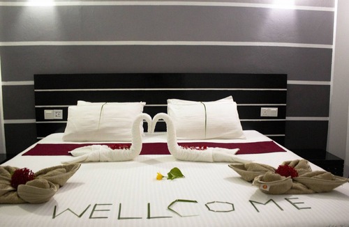 Dhiffushi Hotel | Crown Beach Villas