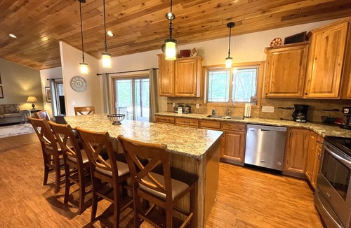 Spring Brook House | Dells Paradise Pines @ Spring Brook Resort
