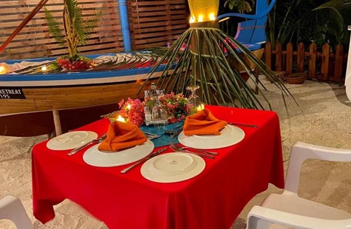 Felidhoo House | Deluxe Double/Twin Room - Shipwreck Island BnB