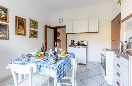 San Francesco Apartment | GuestHost - Bright 97 sqm apartment, able to accommodate up to 4 people, located on the second floor of a building (NO elevator). The property is conveniently located between the stadium and the charming Piazza dei Miracoli with the famous Leaning Tower.