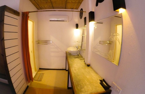 Dhiffushi House | Happy Life Maldives! ‘No news – No shoes’ feeling guaranteed.