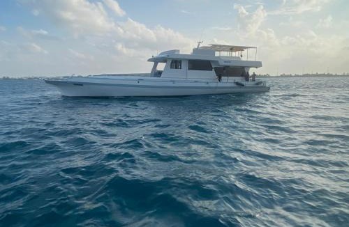 Farukolhufushi Island Hotel | Hariana Safari Boat