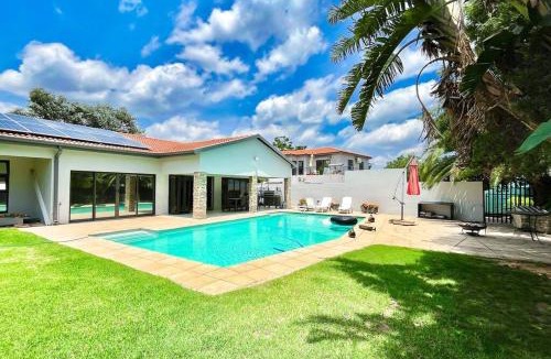 Greater Johannesburg Metropolitan Area Apartment | Luxurious, spacious & central