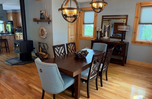 Apple Ridge House | Modern Barn with Panoramic Views. Dogs allowed.
