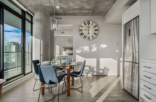 Connaught Apartment | Modern Rustic Charm w/Tower Views, Pool & Gym