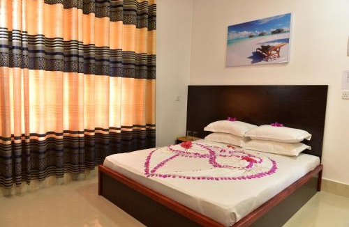Guraidhoo House | Moodhumaa Inn