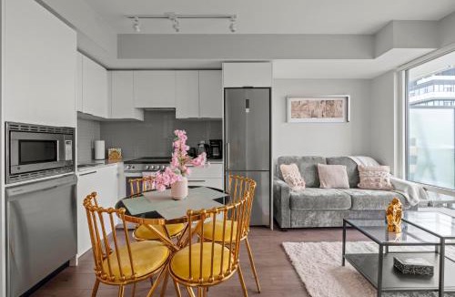 Church and Wellesley Apartment | New Cozy 1 Bedroom & Den Condo in Downtown Toronto