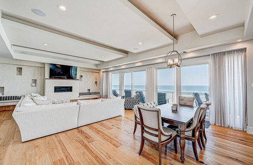 Crescent Beach House | Ocean Paradise