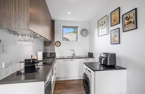 Army Bay House | Pacific Ocean Breezes
