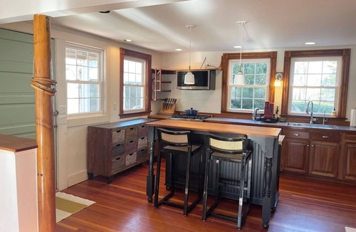 Falmouth House | Quissett Landing | Sleeps 12 | Walk to The Knob