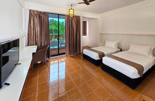 Dhiffushi House | Rashu Hiyaa Hotel