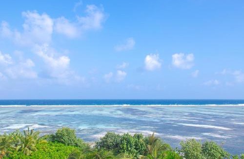 Dhiffushi Hotel | Stone Beach Club