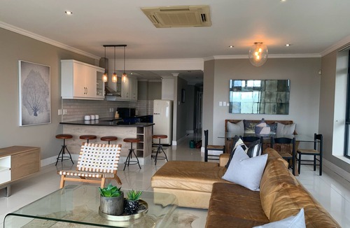 Durban Apartment | Superb beachside 3-bedroom apartment with WiFi in Durban