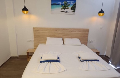 Dhiffushi House | The Sunset Villa