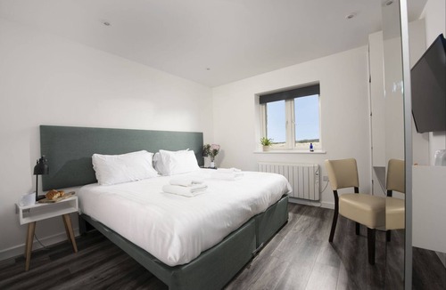 St Just Hotel | Wheal Call, B&B - a hotel room that sleeps 2 guests in 1 bedroom