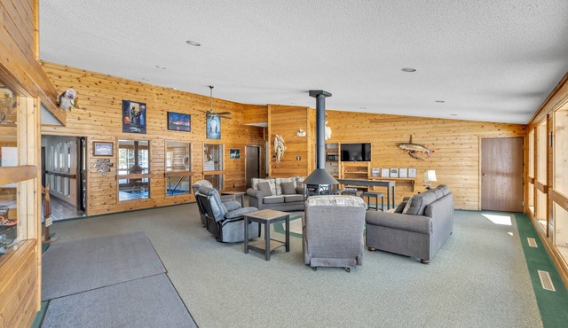 101 Whirlpool Suite 1 Bedroom Studio by Redawning in Boulder Junction