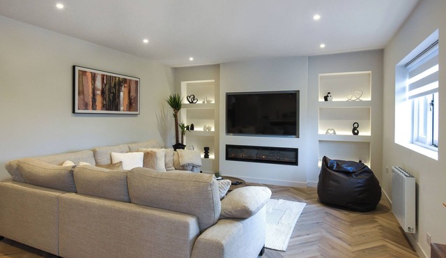 2 bedroom accommodation in Chirk, near Llangollen in Wrexham