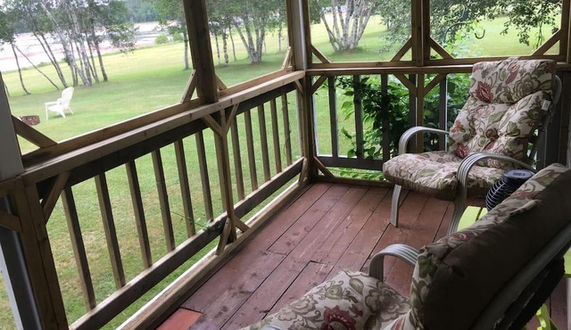 2 Bedroom Waterfront Cottage in Gaspereaux