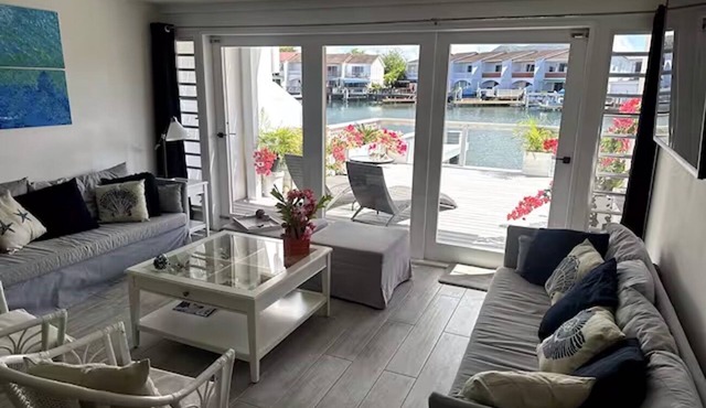 2 min Walk from Beach Luxury Waterfront Villa South Finger Jolly Harbour in Antigua