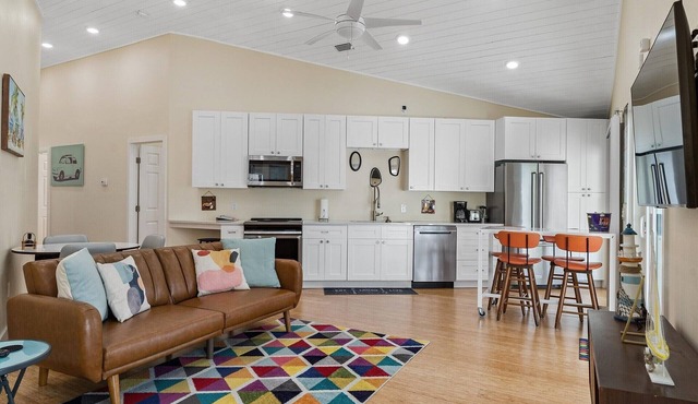 3BR/2.5Bath, Award winning ARCHITECT designed Home Nr DOWNTOWN & Pier in St. Petersburg