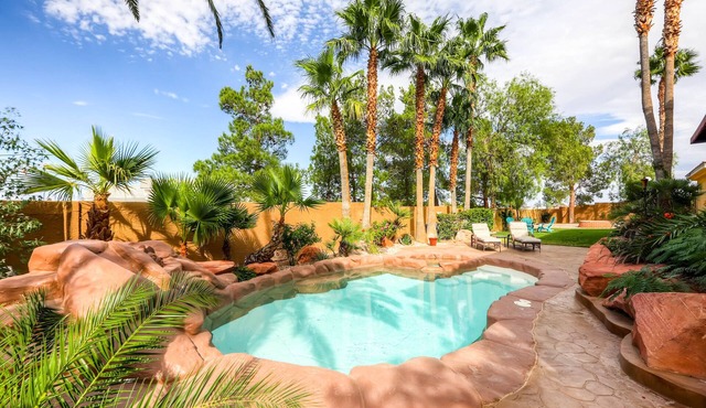 5 STAR ⭐️⭐️⭐️⭐️⭐️ STUNNING PRIVATE LV ESTATE! in Las Vegas