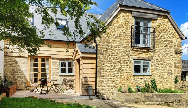 A Perfect Getaway Holiday Home, Impeccably Stylish, Rustic Luxury in Beaminster