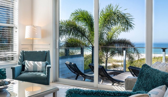 Absolutely Perfect · Gulf Front · Private Beach Home in Holmes Beach