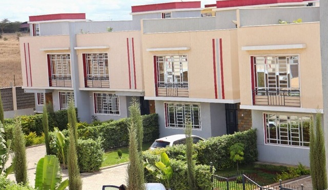 Acacia Premier Villas in Olooloitikosh