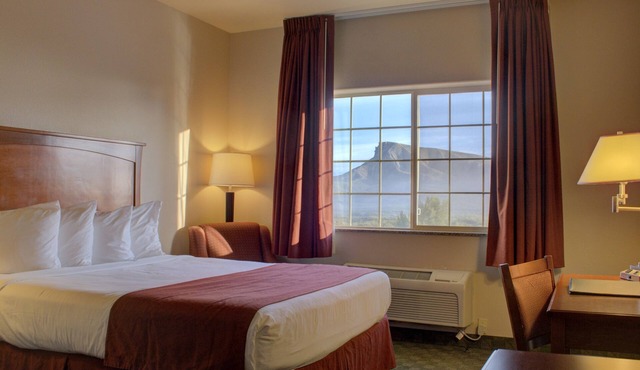 Allington Inn & Suites in Kremmling
